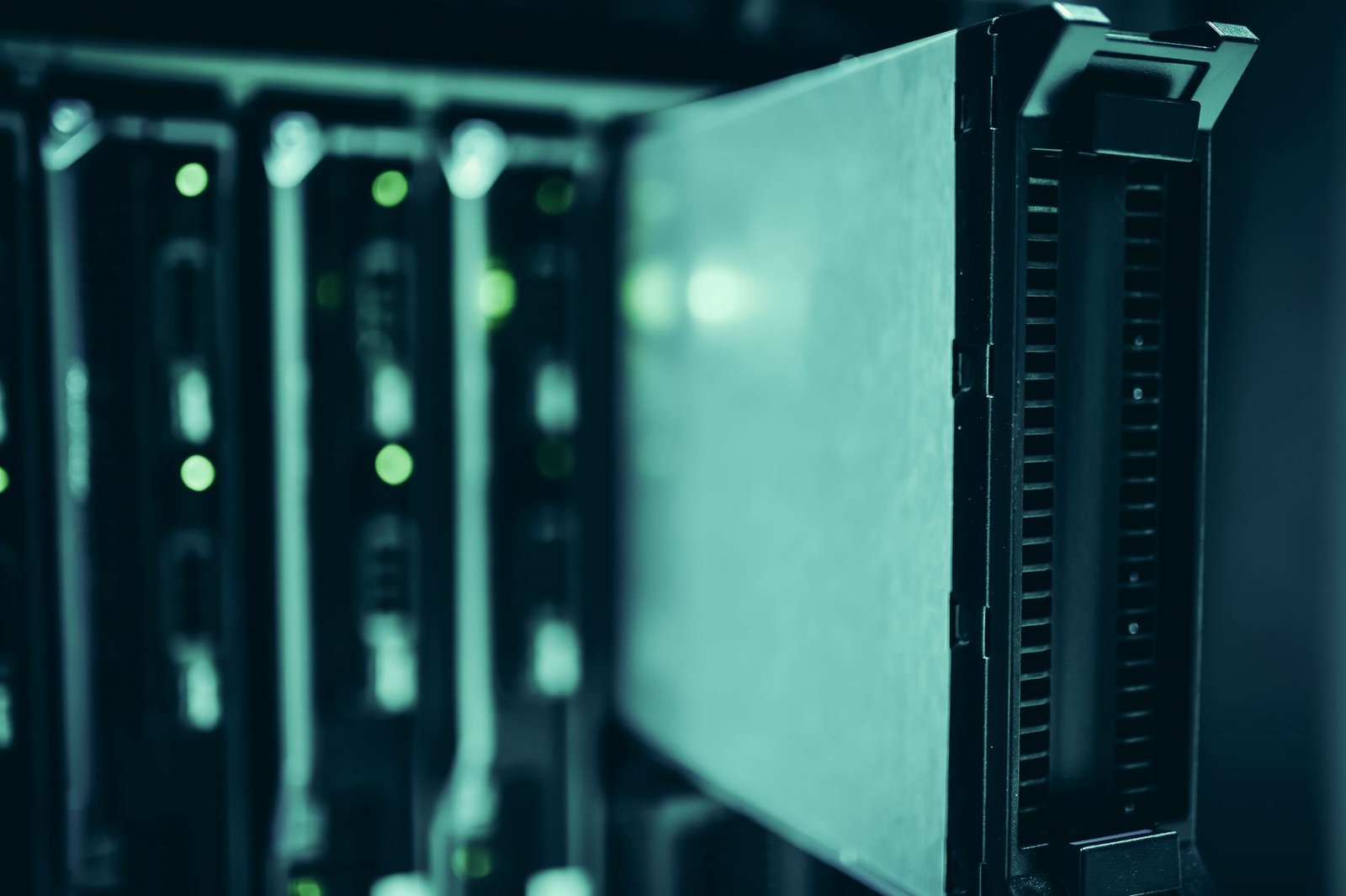 Hostinger VPS'te sunucu rafında Redis kurulumu